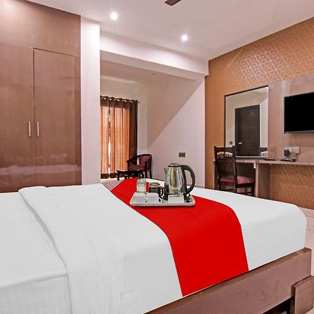 Hotel 19 West Ню Делхи Екстериор снимка
